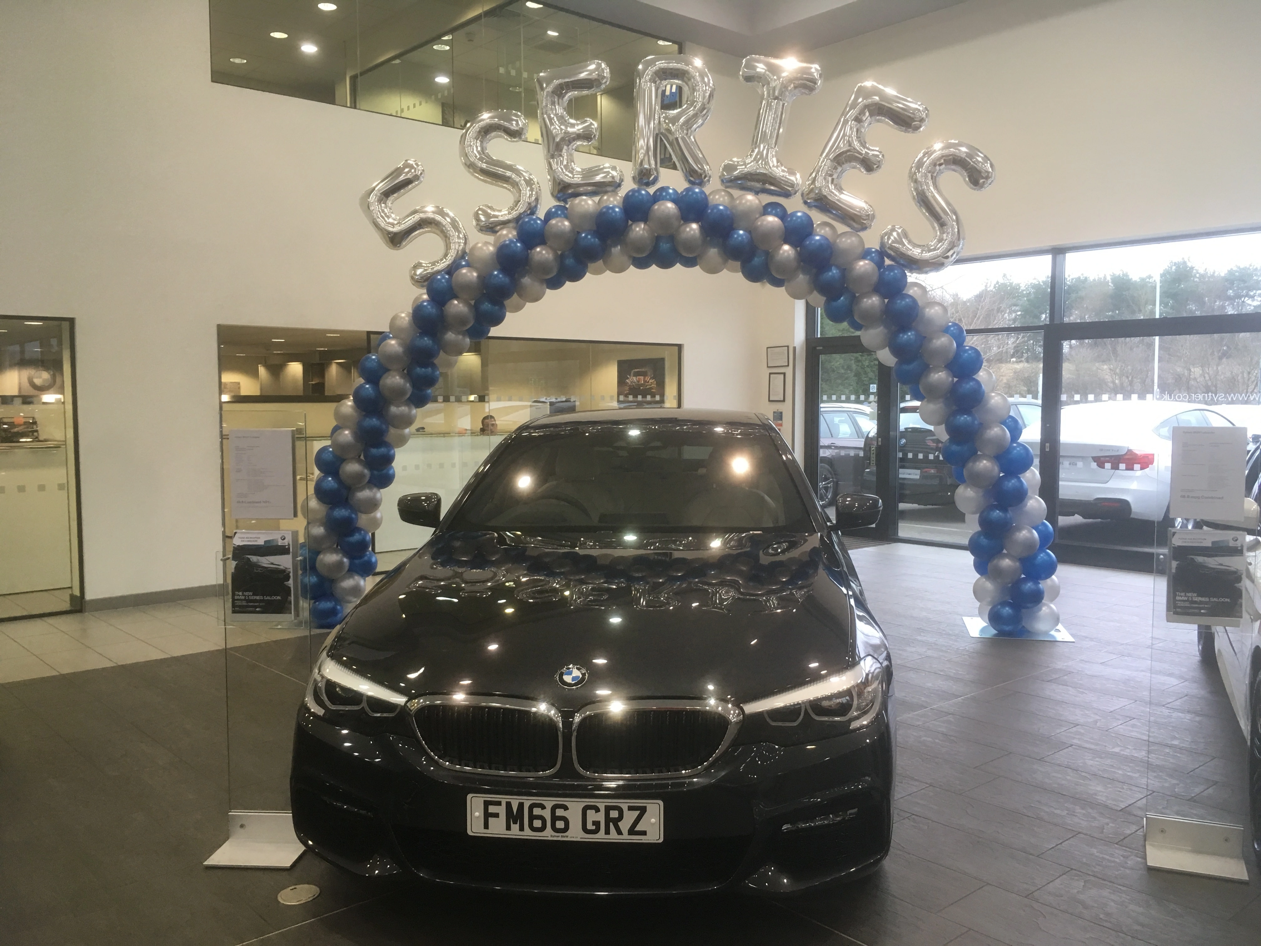 Car showroom balloon display 11