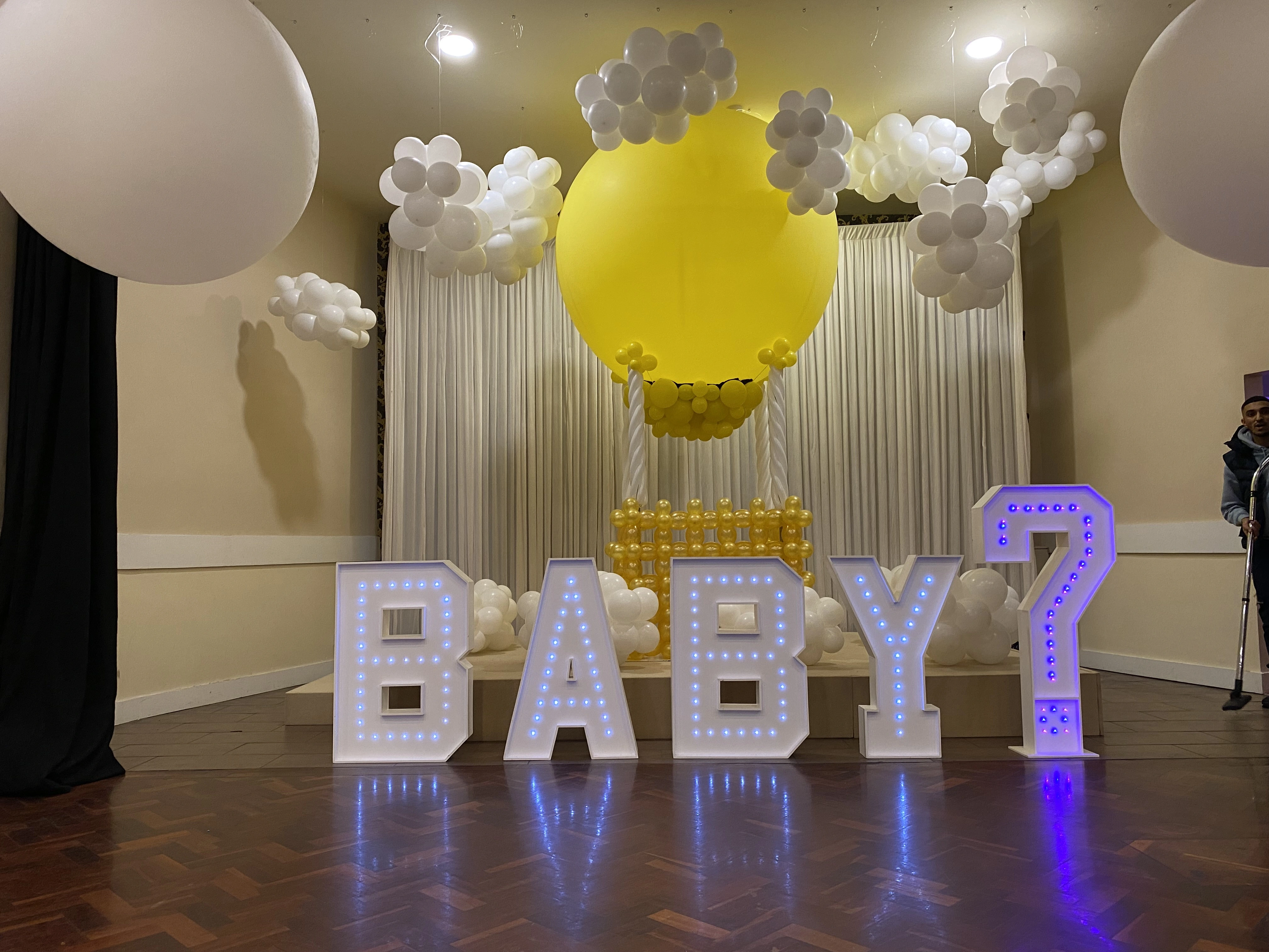 Baby shower balloon setup 10