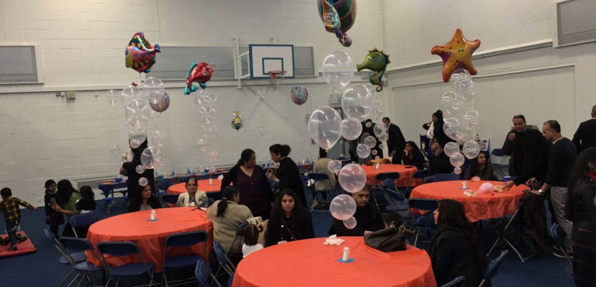 Under the Sea Table Clusters Balloon with Bubbles and Foils